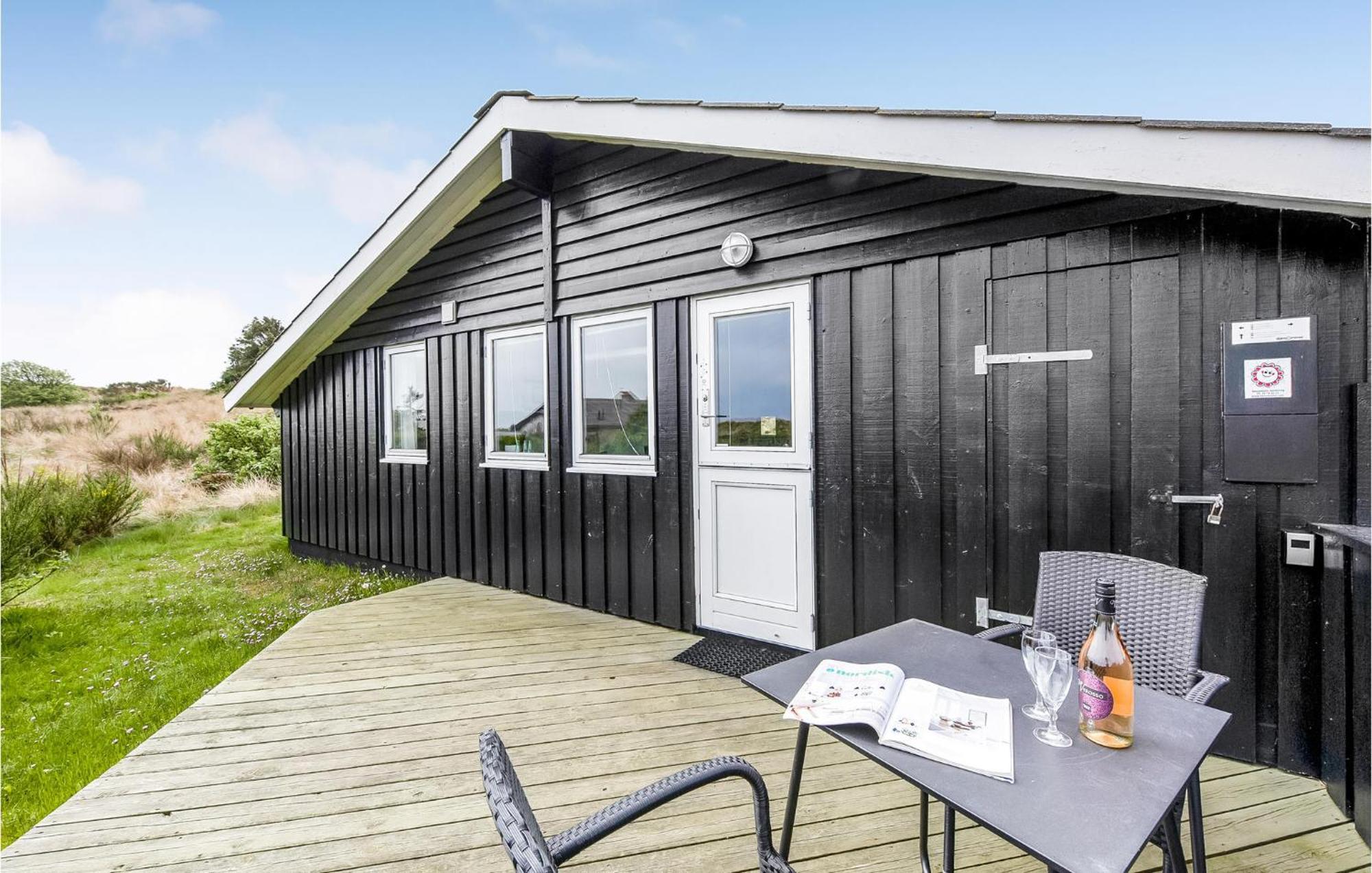 3 Bedroom Awesome Home In Hvide Sande Extérieur photo