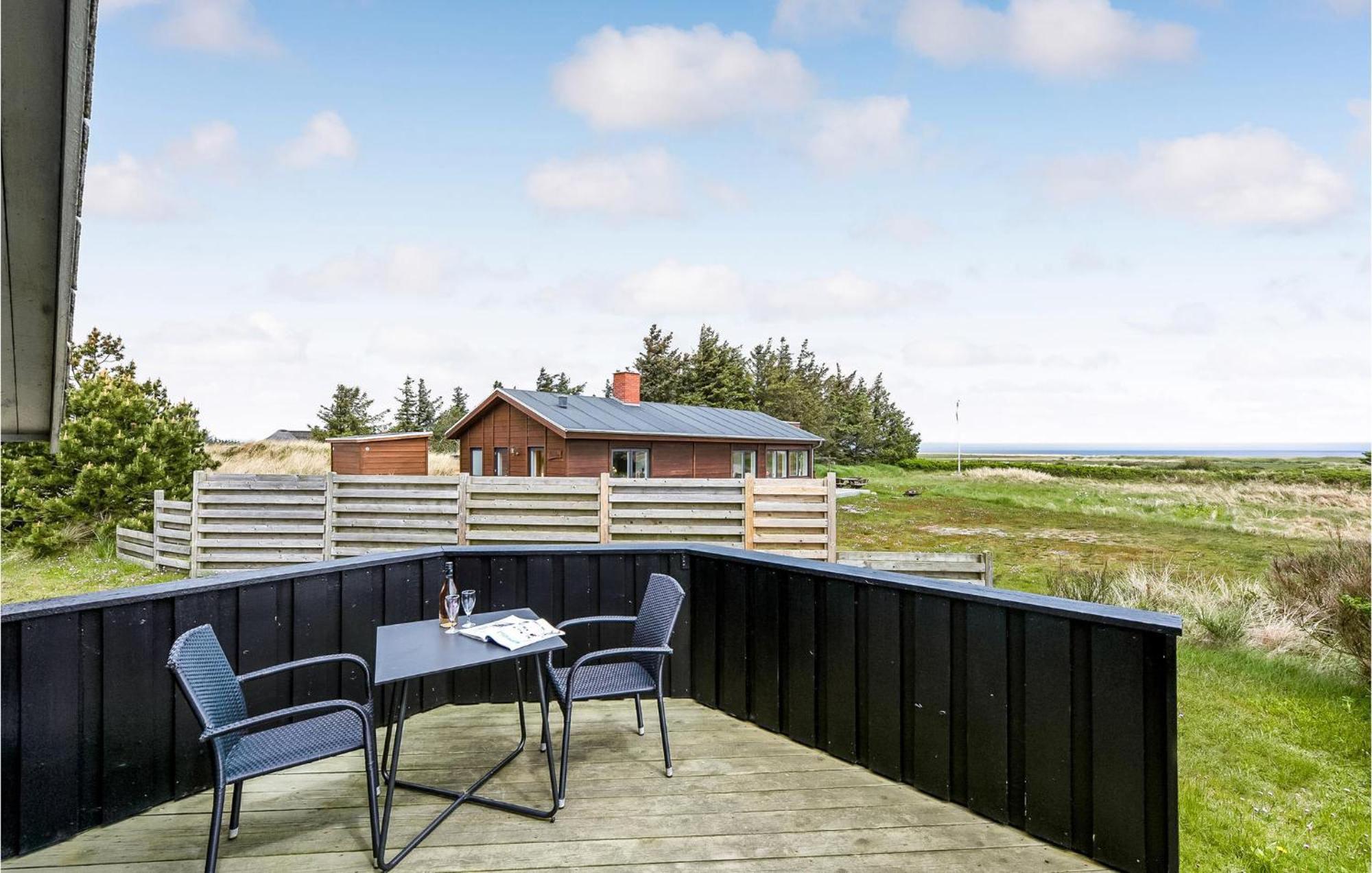 3 Bedroom Awesome Home In Hvide Sande Extérieur photo
