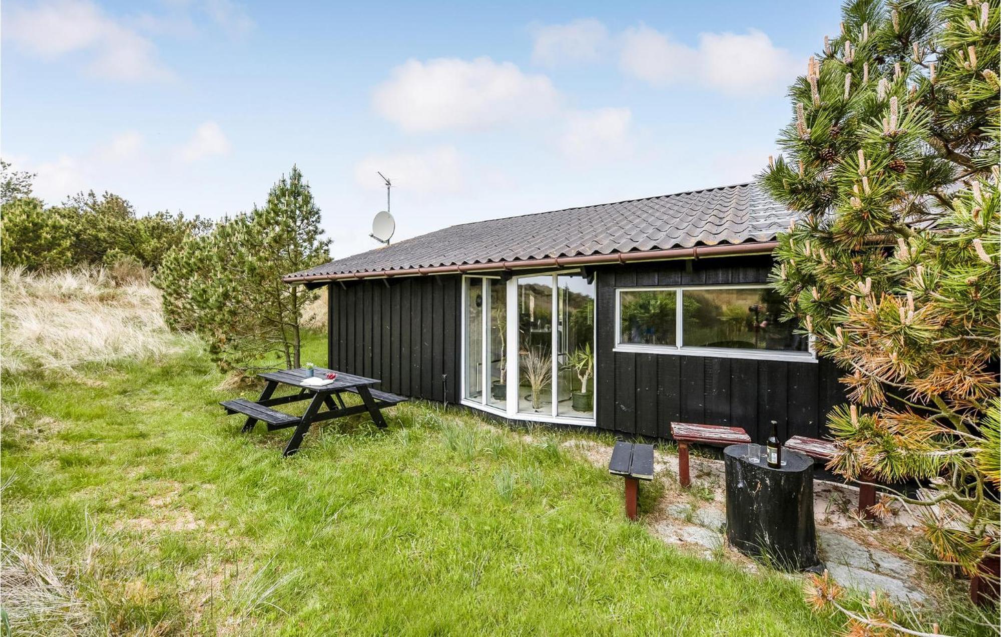 3 Bedroom Awesome Home In Hvide Sande Extérieur photo